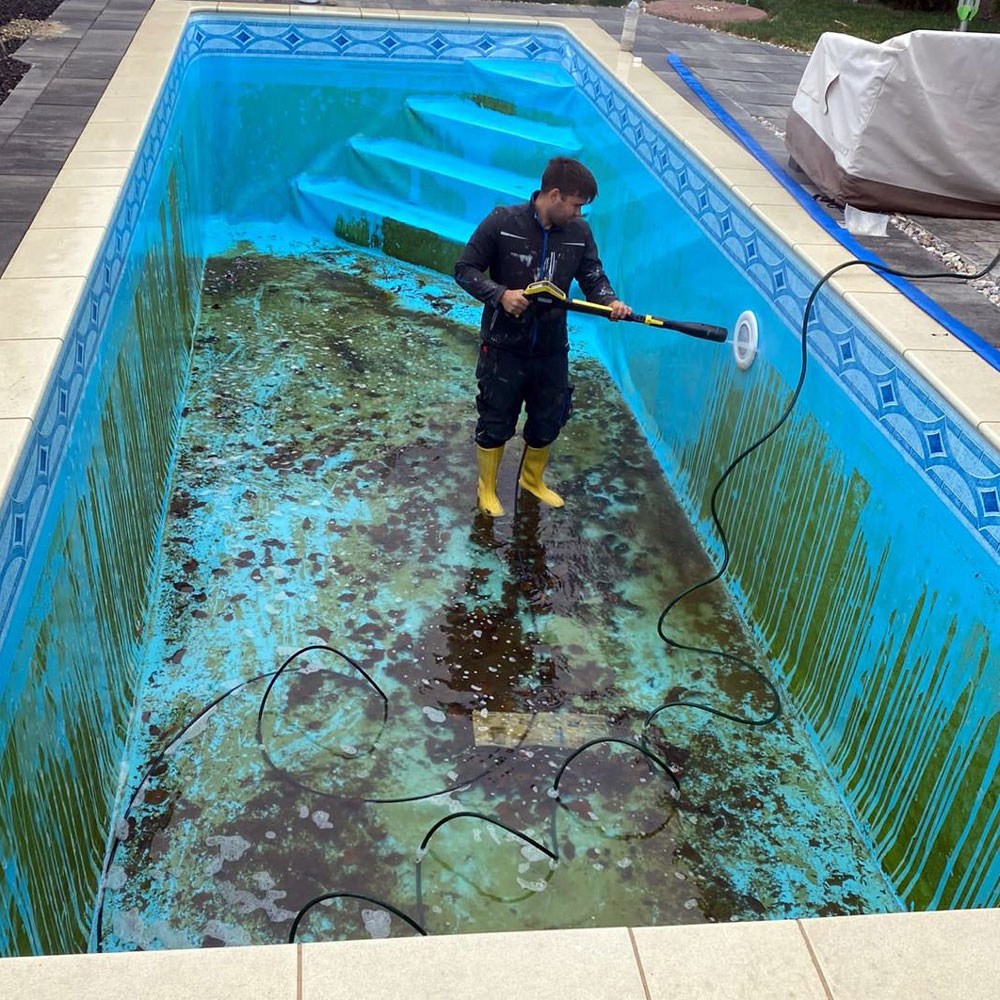 Aktive Poolreinigung